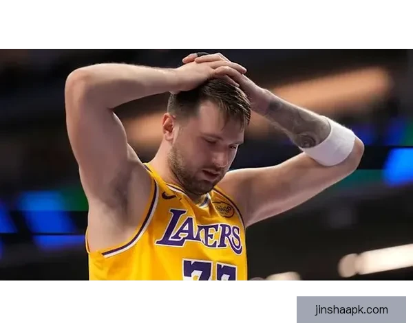 东契奇三月560分钟轰558分禁赛一场仍比肩乔丹名嘴批评其不自律