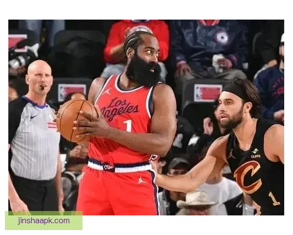 莫布利称赞哈登传球能力 精准洞察防守缝隙助攻如神